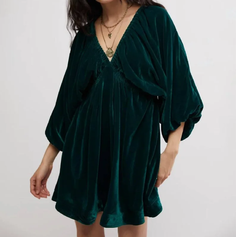 Portia Velvet Mini Dress In Emerald