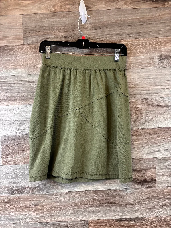 Skirt Mini & Short By Cmf  Size: 2