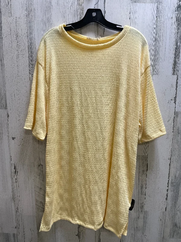 Top Short Sleeve By Blumin In Yellow, Size: 2x